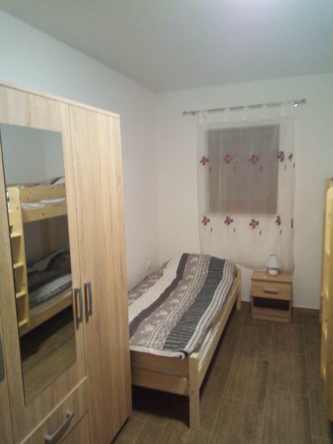 Apartmaji Matazin Črni Kal Exterior foto