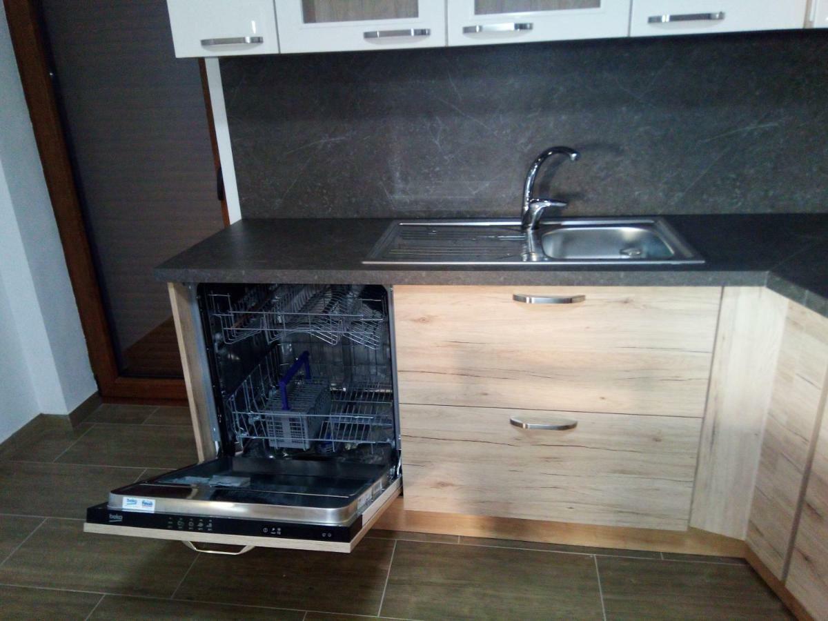 Apartmaji Matazin Črni Kal Exterior foto